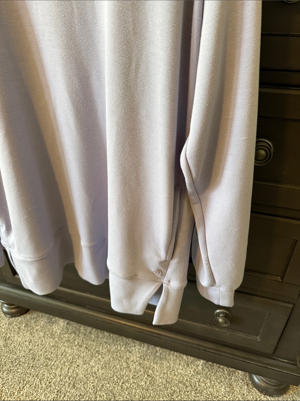 Women's Lavender Relaxed Crewneck Sweatshirt - Picture 4 of 8